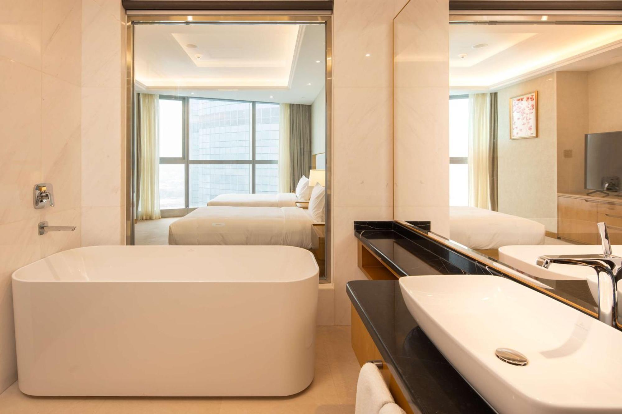 Hilton Brazzaville Les Tours Jumelles Hotel & Residences Exterior photo